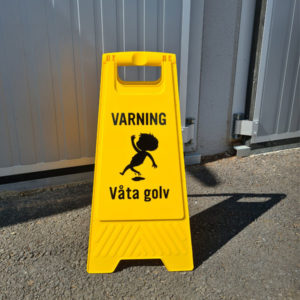 varning-vata-golv-skylt